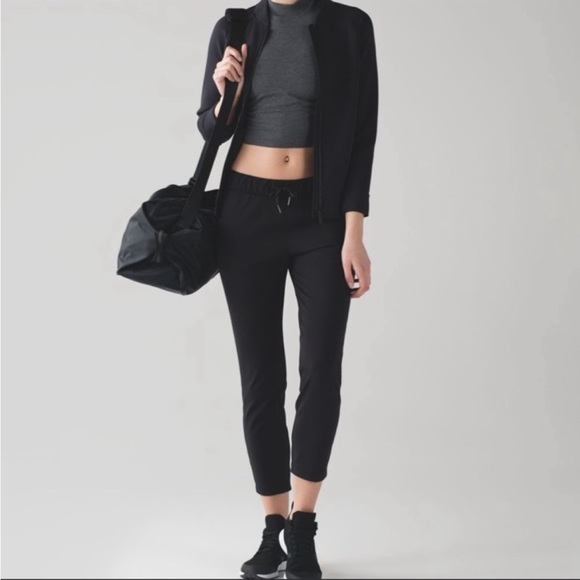 Lululemon On The Fly Pant 28”‎ / Black / First Release / SZ 4 - Picture 1 of 10